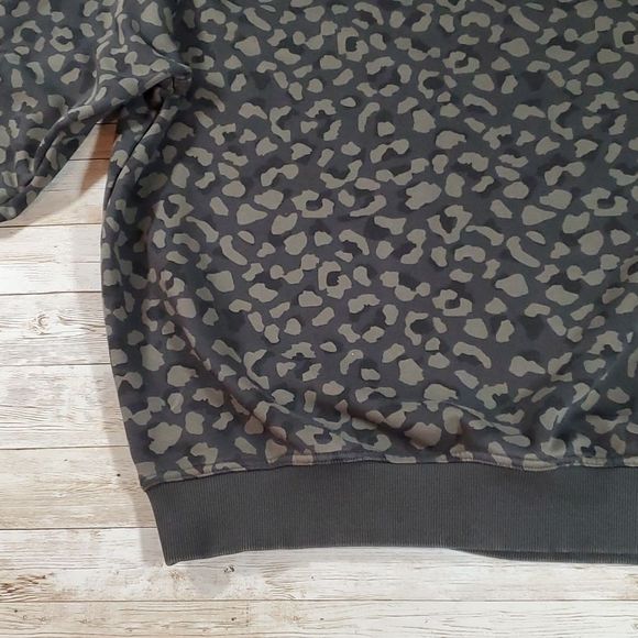 Sarah’s Day x White Fox Boutique | SDX WFA Crewneck Team Camo Sweatshirt S - Picture 13 of 14